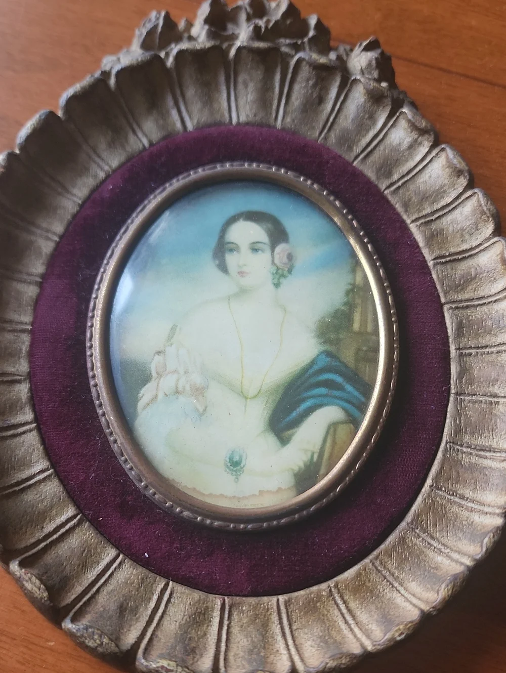 Cameo Creations 3 Decorative Oval Wall Plaques with Claret Velvet Over 60 Y.O.